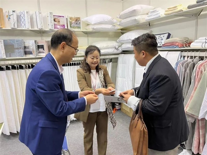 Yalan Japan exhibition to discuss cooperation Yalan Japan exhibition to discuss cooperation
